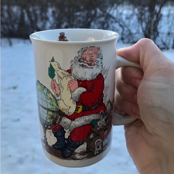Santa coffee mug Handled ceramic cup 1990s by Potpourri Press “Santa with globe” - Picture 3 of 11